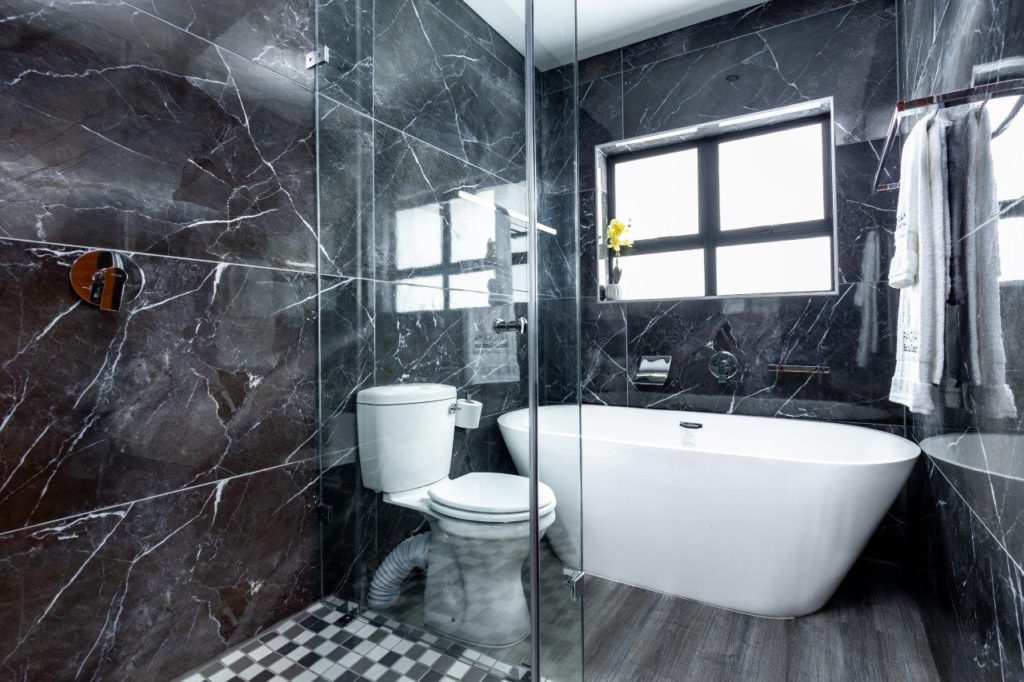 Panorama Room 14 Bathroom-1